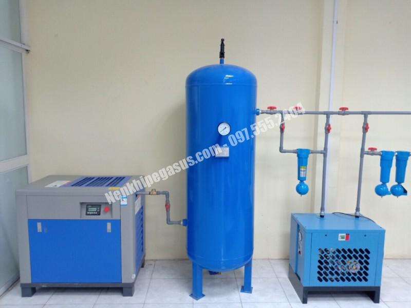 Bình tích khí 180L lắp trong hệ thống
